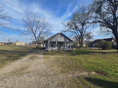 209 E Main St, Tecumseh, OK, 74873-4235 | Card Image