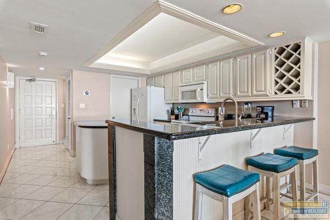 APT-402 - 3000 Gulf Blvd, Condo with 2 bedrooms, 2 bathrooms and null parking in South Padre Island TX | Image 15