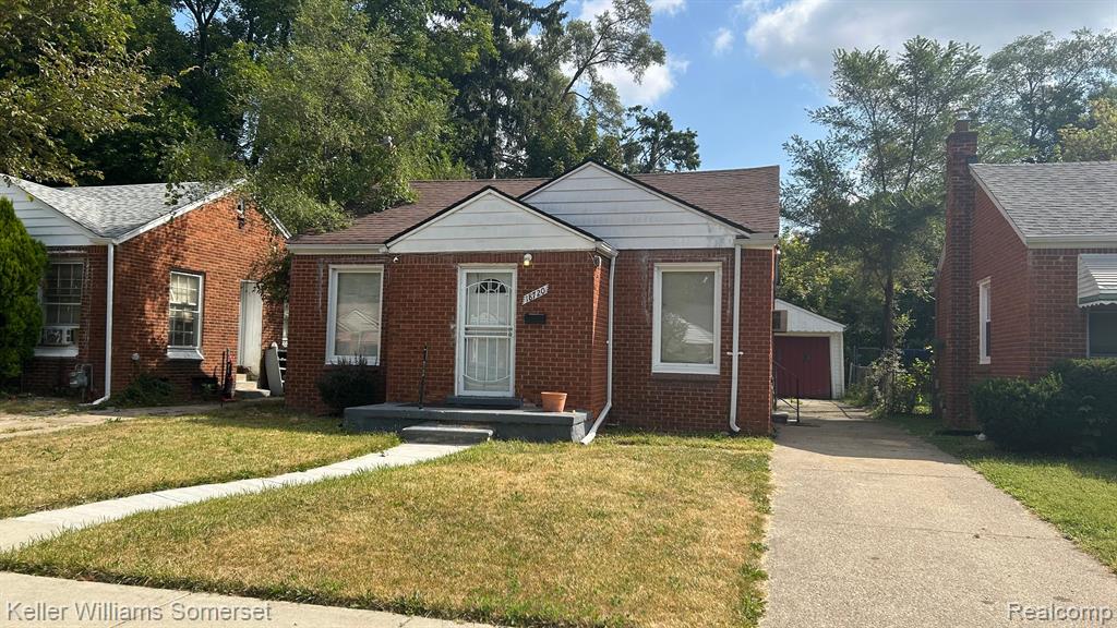 Sunderland Rd, Detroit, MI 48219