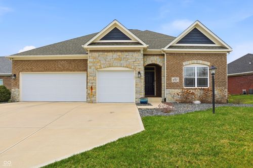 6707 Ventnor Ln, Indianapolis, IN, 46217-3089 | Card Image