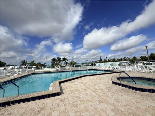 318 Fountain View Blvd, NORTH FORT MYERS, FL, 33903-7324 | Card Image