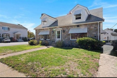 400 Newport Ave, Pawtucket, RI, 02861-3620 | Card Image