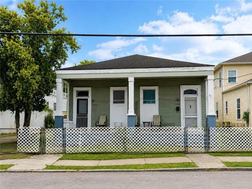 5322 24 Laurel Street, New Orleans, LA, 70115 | Card Image