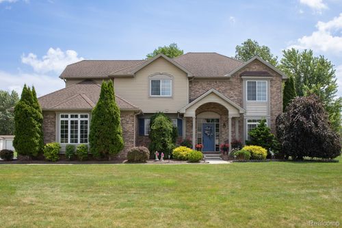 25663 Pond View Dr, New Boston, MI, 48164-9123 | Card Image
