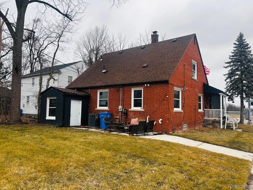 26101 W Warren St, Dearborn Heights, MI, 48127-1941 | Card Image