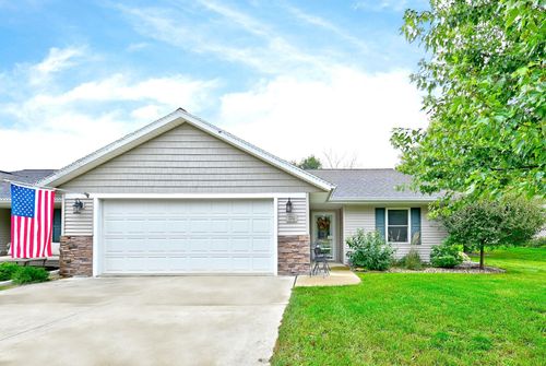 720 18th Ave N, Estherville, IA, 51334-1009 | Card Image