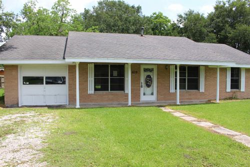 619 Carolyn St, Winnie, TX, 77665-7517 | Card Image