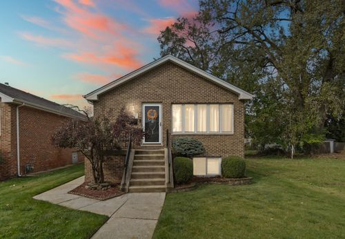 8850 S Mozart Ave, Evergreen Park, IL, 60805-1140 | Card Image