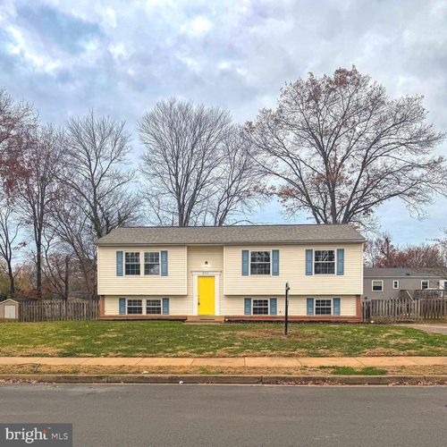 9212 Landgreen St, MANASSAS, VA, 20110-4833 | Card Image