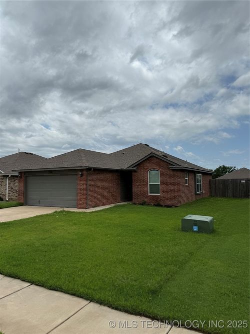 13526 N 130th East Ave, Collinsville, OK, 74021 | Card Image