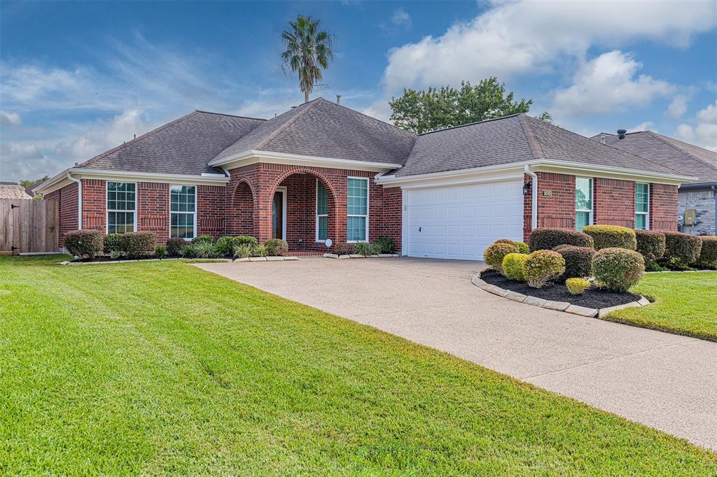 Wood Hollow Dr, League City, TX 77573
