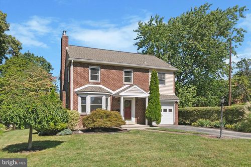 1613 Juniper St, NORRISTOWN, PA, 19401-3033 | Card Image