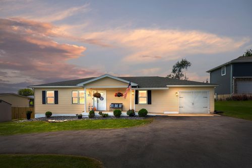 10736 Forestdale St, Saint John, IN, 46373 | Card Image