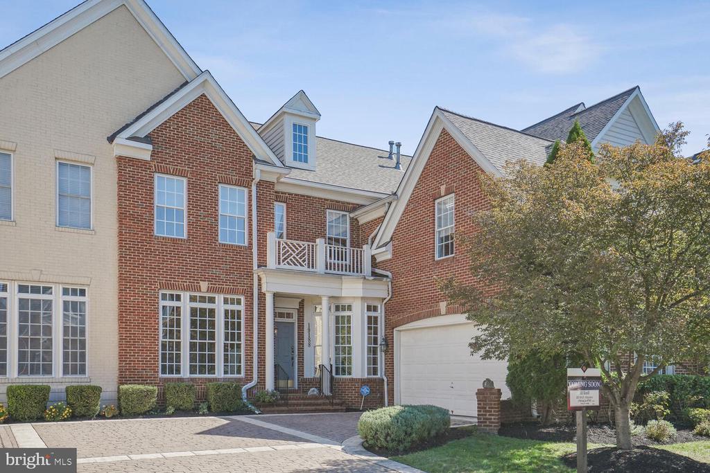 Greystone Sq, Leesburg, VA 20176