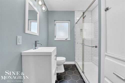 796 Harcourt Rd, Grosse Pointe Park, MI, 48230-1832 | Card Image