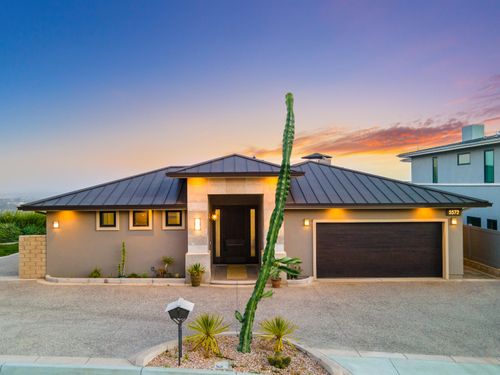 5572 Rainier St, VENTURA, CA, 93003-1135 | Card Image