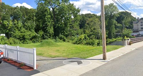 38 Houghton St, Hudson, MA, 01749-2548 | Card Image