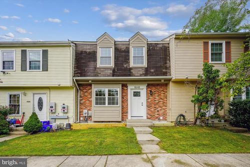 8648 Watershed Ct, GAITHERSBURG, MD, 20877-3752 | Card Image