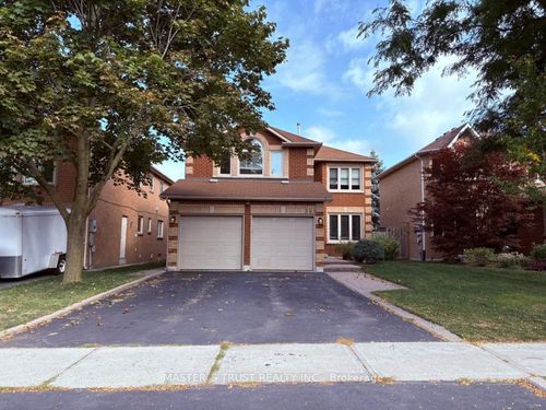 849 Hollander Rd, Newmarket, ON, L3Y8H4 | Card Image