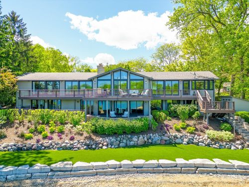 1120 Sandstone Dr, Libertyville, IL, 60048-1681 | Card Image
