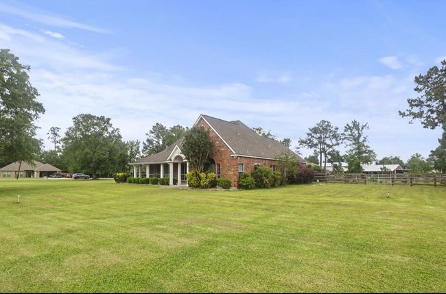 9655 Grapevine Dr, House other with 5 bedrooms, 4 bathrooms and null parking in Orange TX | Image 4
