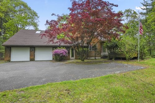 4 Fiske Mill Rd, Upton, MA, 01568-1216 | Card Image