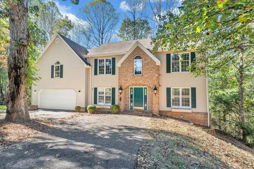 5539 Highfields Rd, Roanoke, VA, 24018-4109 | Card Image