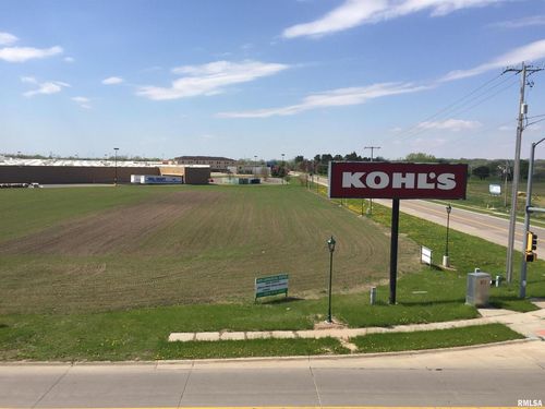 2401 Manufacturing Dr, Clinton, IA, 52732 | Card Image