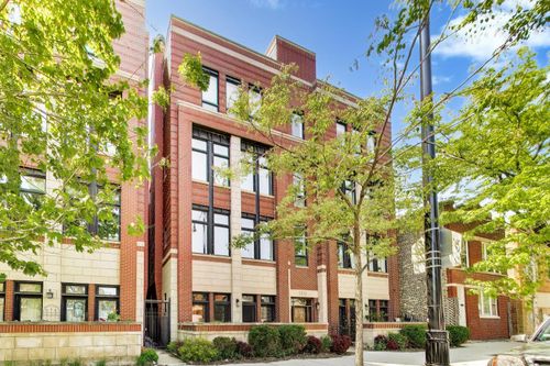 2s-4110 N Western Ave, Chicago, IL, 60618-2857 | Card Image
