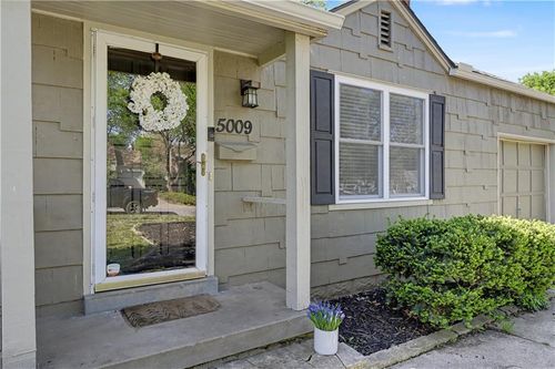5009 51st Ter, Roeland Park, KS, 66205-2106 | Card Image