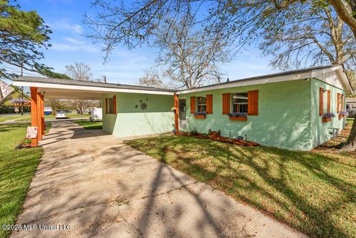 1903 Meadowbrook St, Pascagoula, MS, 39567-5903 | Card Image