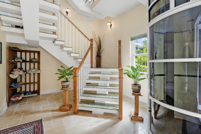 Ground Level Foyer Entry | Image 36