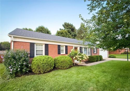 1052 Trianon Dr, Xenia, OH, 45385-1328 | Card Image