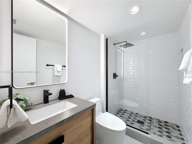 APT-126 - 3731 N Country Club Dr, Condo with 2 bedrooms, 2 bathrooms and null parking in Aventura FL | Image 19