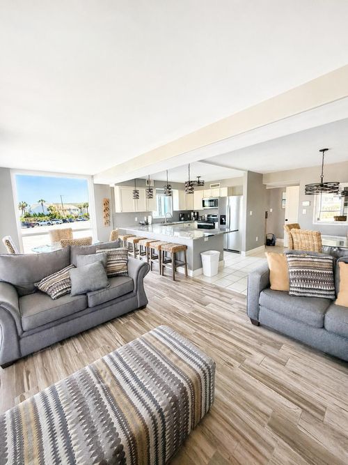 3021-900 Gulf Shore Dr, Destin, FL, 32541-3236 | Card Image