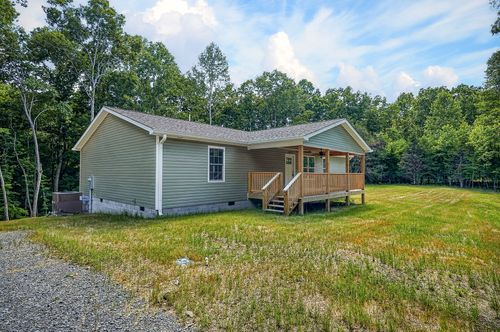 1053 Benton Tidwell Rd, Hilham, TN, 38568-6150 | Card Image