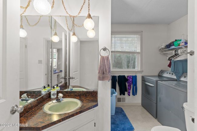 630 Fourth Ave S, House other with 4 bedrooms, 2 bathrooms and 1 parking in Kure Beach NC | Image 6