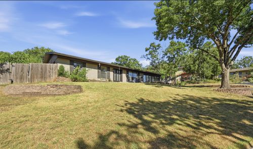 2600 Oakhaven Dr, Austin, TX, 78704-3830 | Card Image