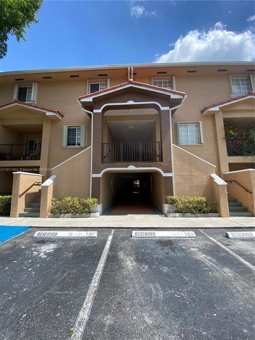 apt-107-17455 Nw 75th Pl, Hialeah, FL, 33015-7137 | Card Image