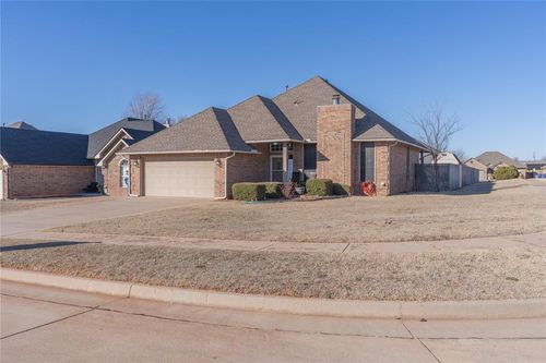 629 E Elder Ln, Mustang, OK, 73064-4617 | Card Image