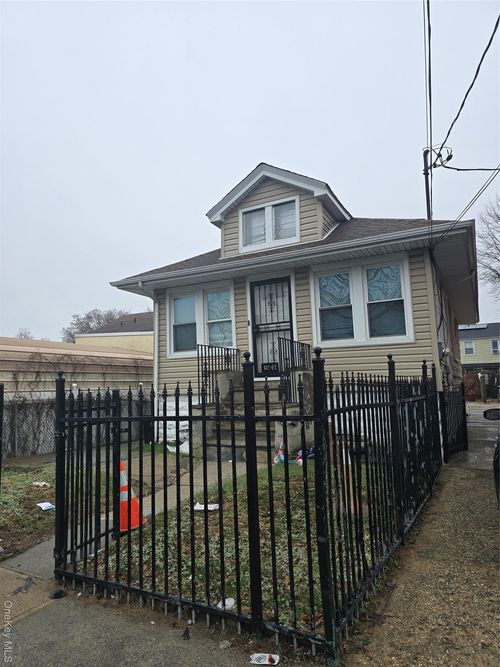 14262 Bascom Ave, Jamaica, NY, 11436-1711 | Card Image