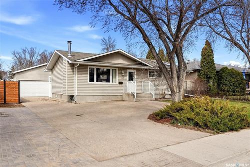 730 Mcintosh Street N, Regina, SK, S4R5Z4 | Card Image