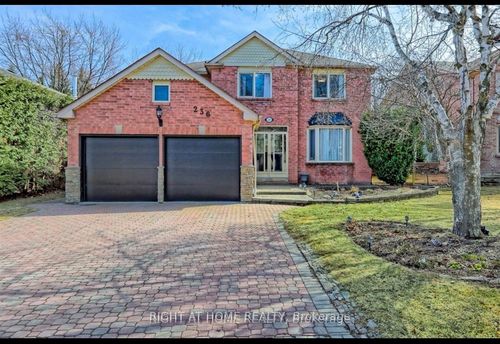 236 Mccaffrey Rd, Newmarket, ON, L3X1J3 | Card Image
