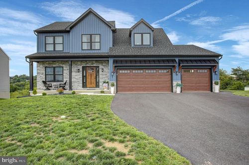 7 Brubacker Dr, CARLISLE, PA, 17013-8800 | Card Image