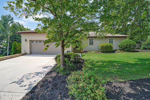 467 Snead Dr, Crossville, TN, 38558-8721 | Card Image