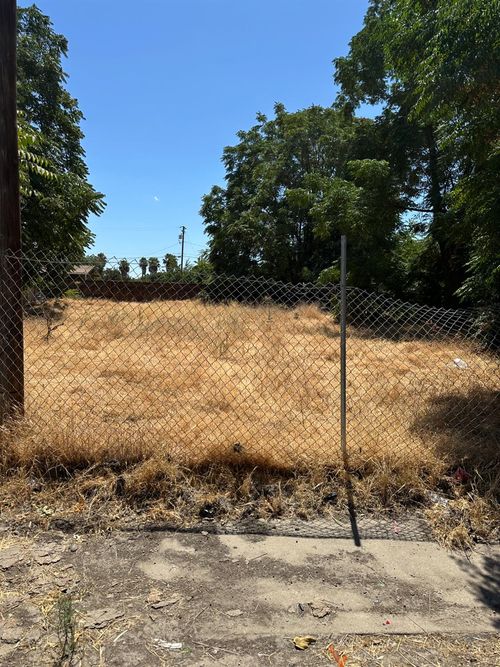 228 H St, Turlock, CA, 95380-6032 | Card Image