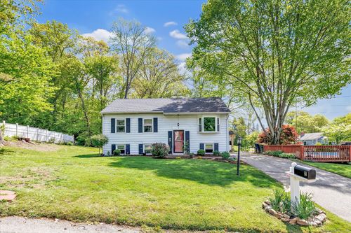 2 Chestnut Ct, Seymour, CT, 06483-3009 | Card Image