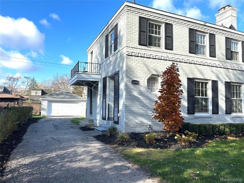 26085 Humber St, Huntington Woods, MI, 48070-1220 | Card Image