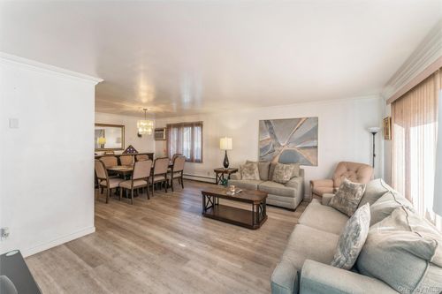 83 W Valley Stream Boulevard, Hempstead, NY, 11580 | Card Image