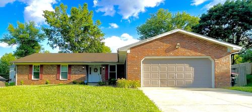 7599 Nottingham Dr, Newburgh, IN, 47630-3031 | Card Image